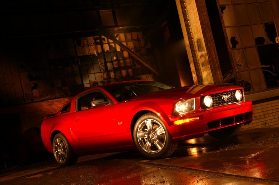  Ford Mustang GT 2005 года  (фото 148 из 209)
